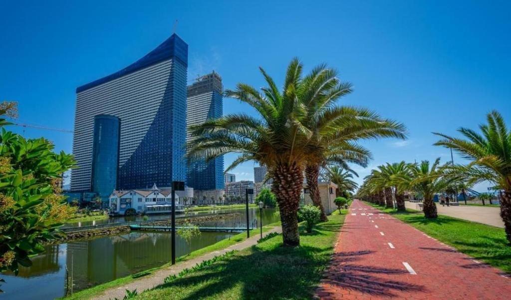 Orbi City In Batoumi Extérieur photo