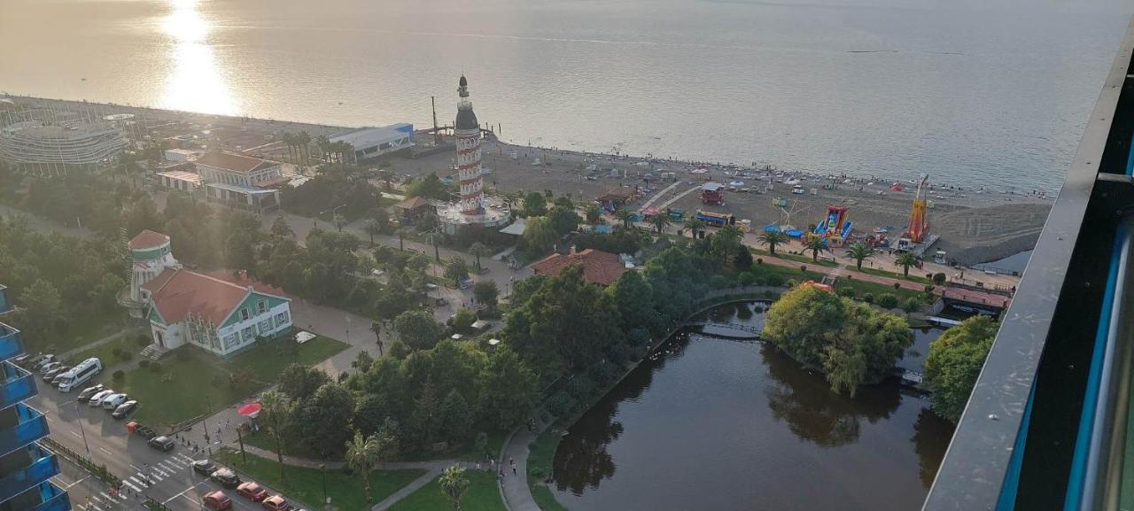 Orbi City In Batoumi Extérieur photo